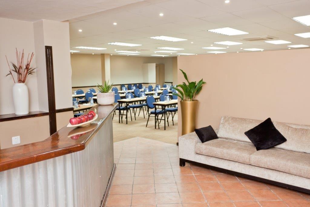 Oudtshoorn Inn Hotel Buitenkant foto
