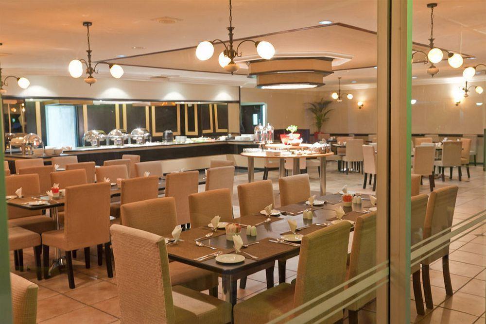 Oudtshoorn Inn Hotel Buitenkant foto