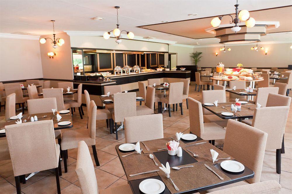 Oudtshoorn Inn Hotel Buitenkant foto